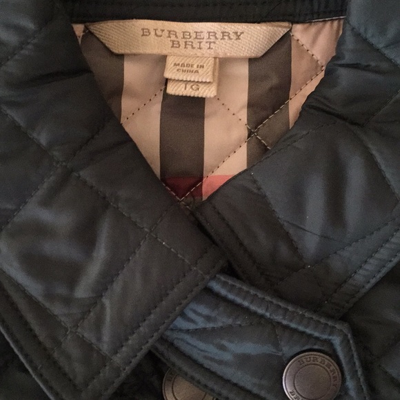 SOLD💝 BURBERRY quilted lightweight jacket. - Picture 2 of 8